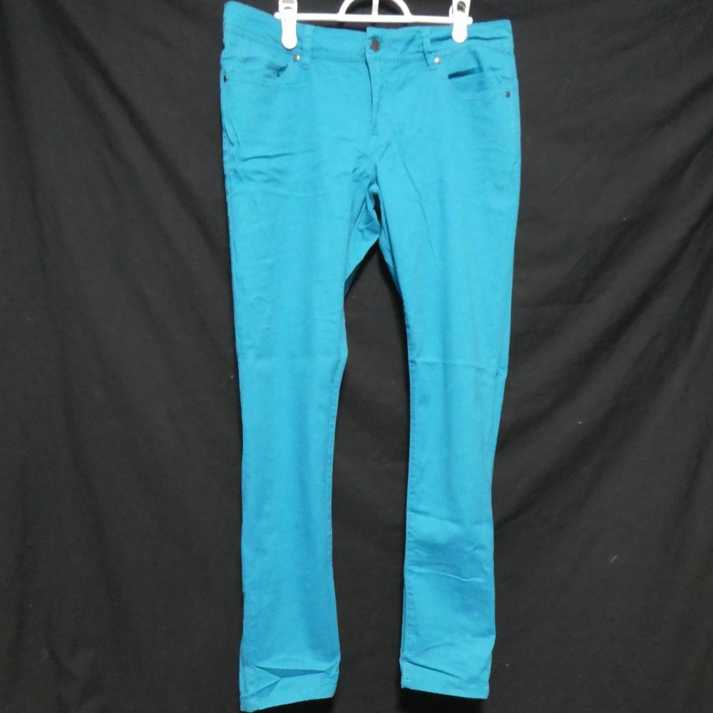 G:21, size 13, teal denim, 98% cotton 2% spandex, GUC